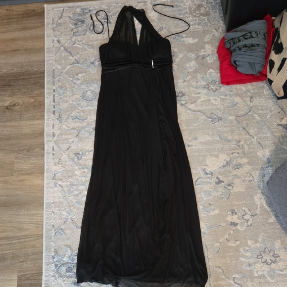 Blu Sage Dresses & Skirts - Blu Sage Black Halter Maxi Dress